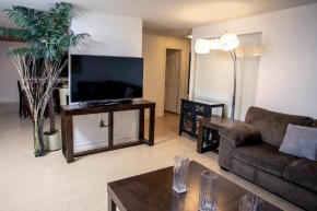 Lovely 3-Bedroom corner suite *10, Toronto